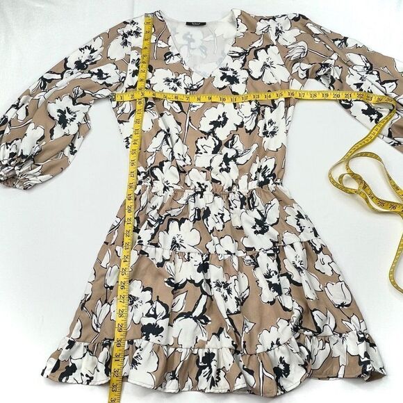 VICI Tychee V Neck Floral Mini Dress - Picture 3 of 7